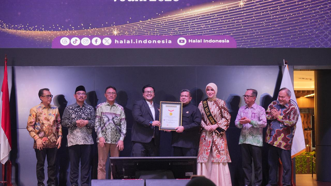 BPJPH Raih Rekor Dunia MURI lewat Sosialisasi Wajib Halal Serentak di 2.183 Lokasi